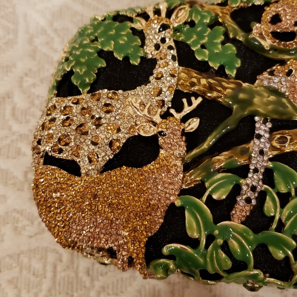 💥SOLD!   Gorgeous Natasha Crystal Clutch - Picture 6 of 8